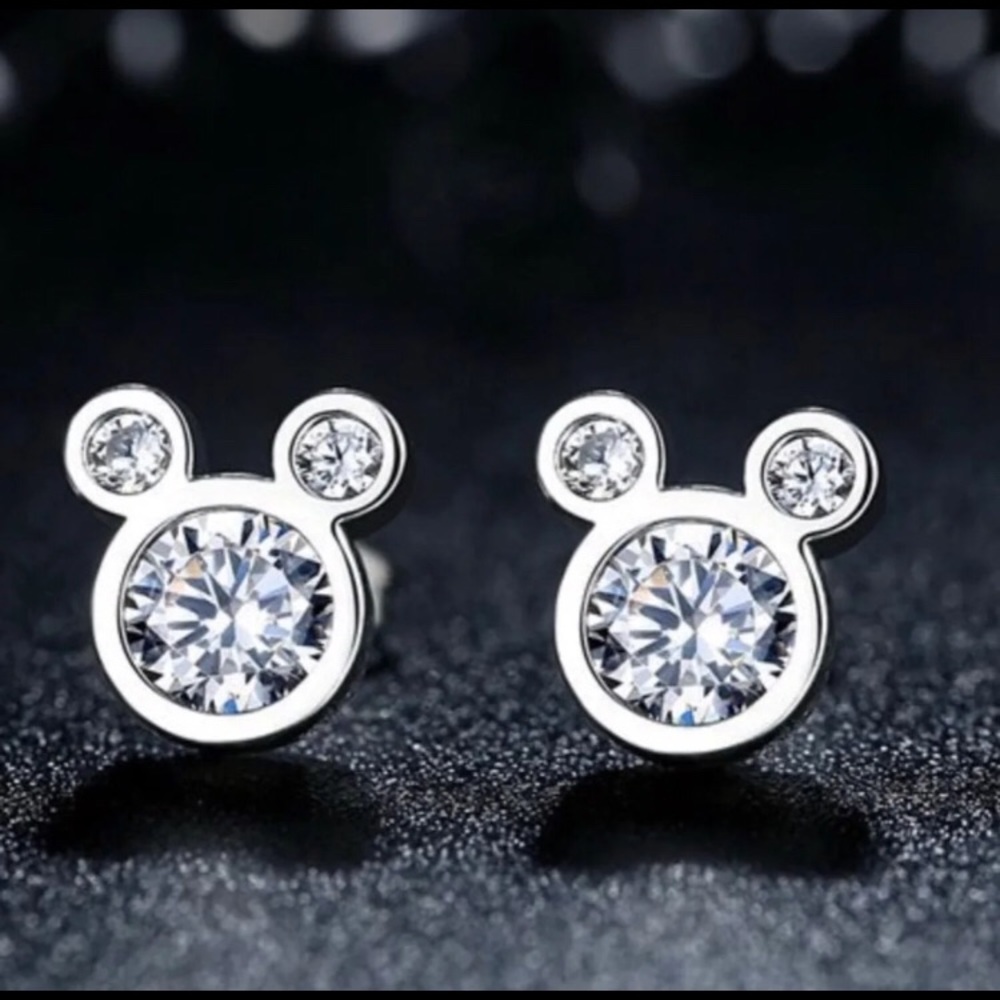 🚫SOLD🚫 Mickey Mouse shapes silver stud earrings